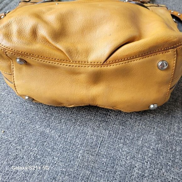 B Makowsky yellow leather shoulder bag - Picture 6 of 9